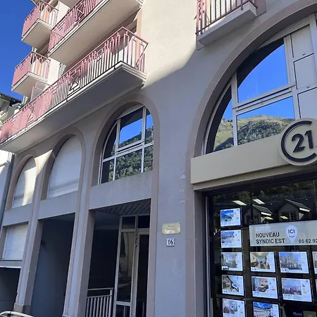 Centre Avec Parking Et Vue Montagne - Fr-1-812-8 *